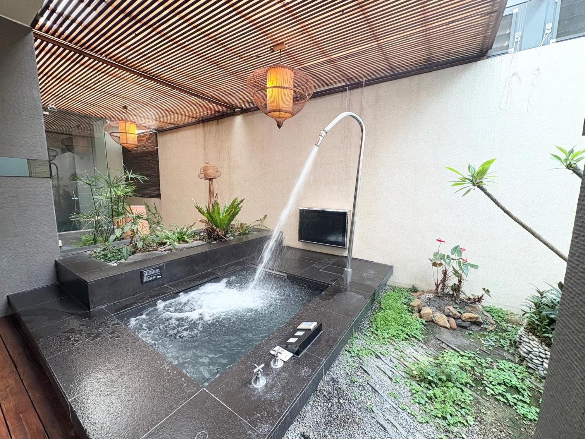 Xiadu Motel Taichung Esterno foto