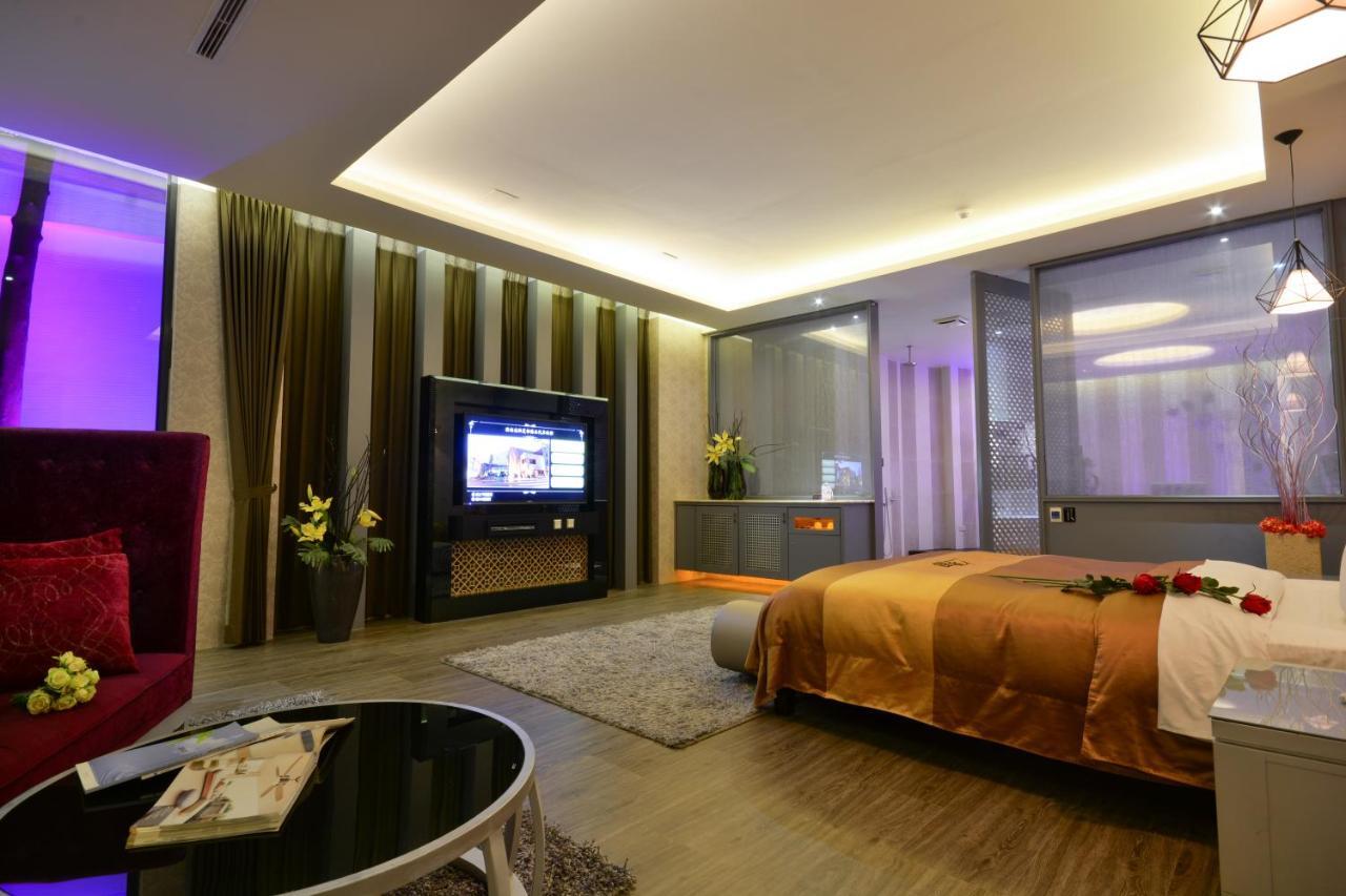 Xiadu Motel Taichung Esterno foto
